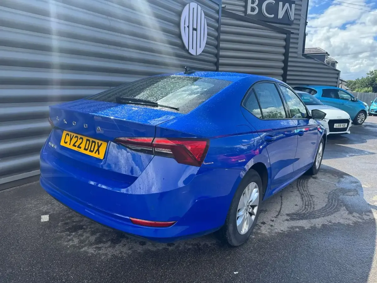 Used Skoda Octavia SE Technology 110 HP (80 kW) 2022 Blue Hatchback