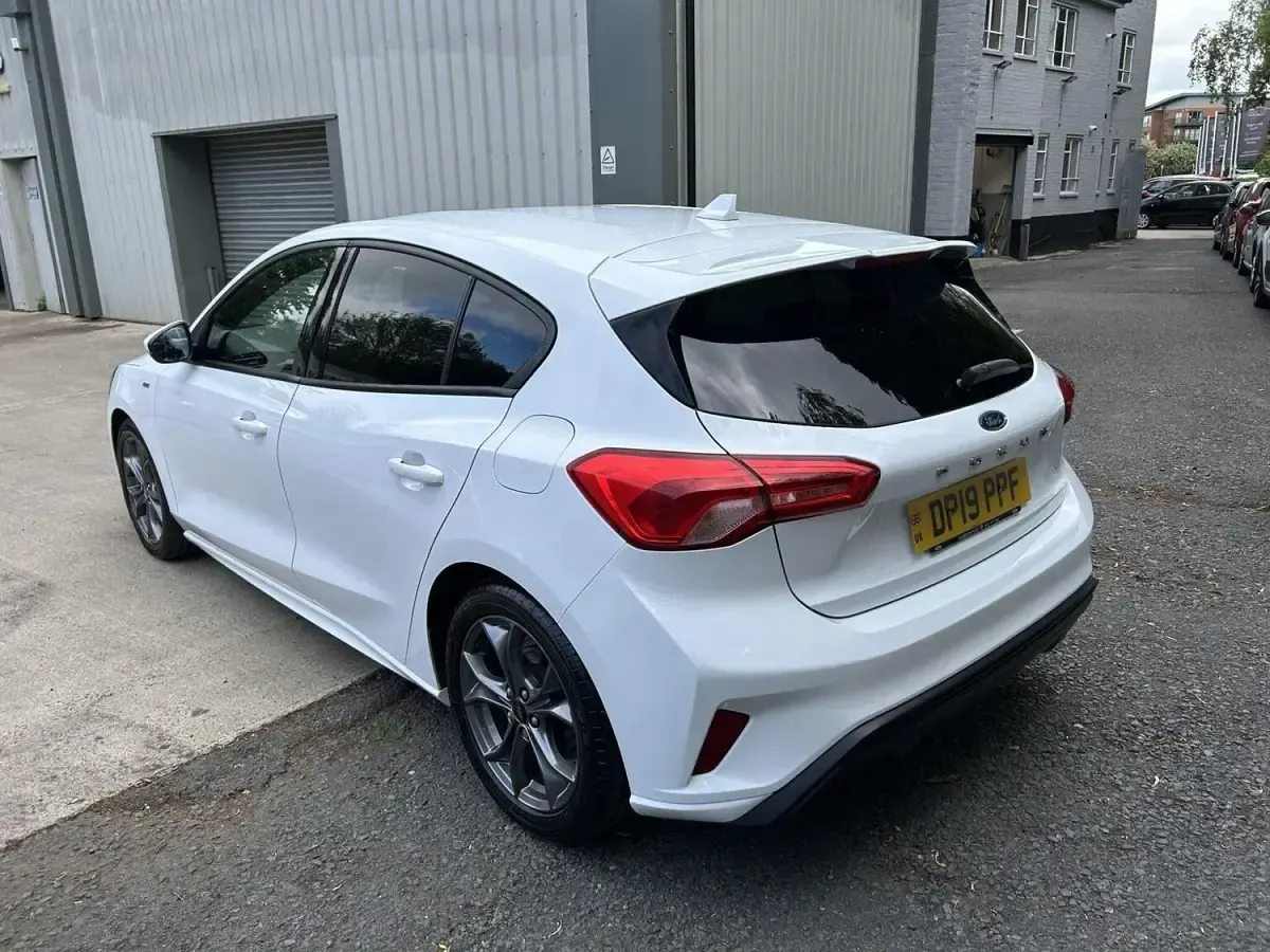 Używany Ford Focus ST-Line 125 KM (91 kW) 2019 Biały Hatchback