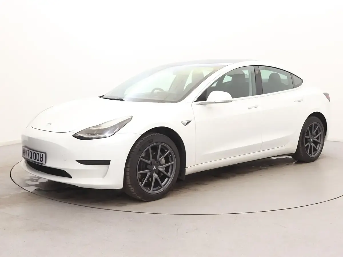 Used Tesla Model 3 Standard Range 239 kW (325 HP) 2020 White Sedan