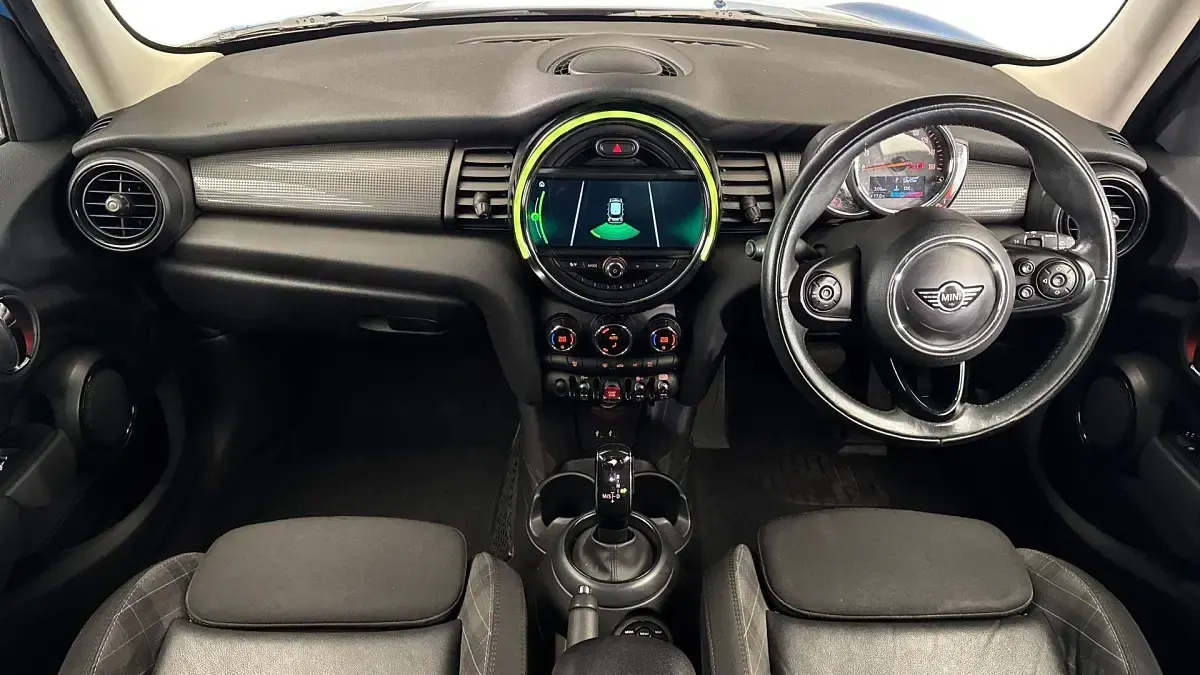 Used Mini Cooper D Hatch 136 HP (100 kW) 2018 Blue Hatchback