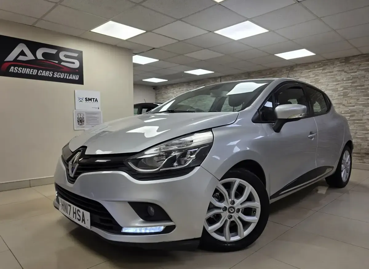Usado Renault Clio IV Dynamique 2017 Prateado Citadino
