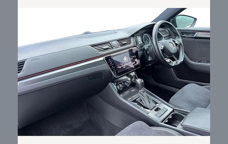 Used Skoda Superb SportlinePlus 190 HP (139 kW) 2021 White Hatchback