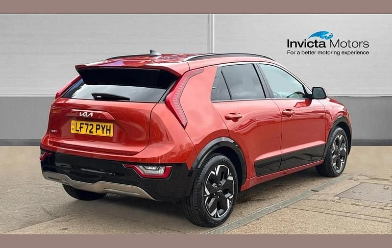 Used Kia e-Niro 150 kW (204 HP) 2023 Orange SUV