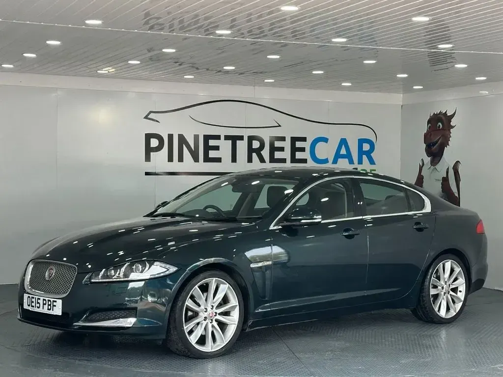 Used Jaguar XF Portfolio 200 HP (147 kW) 2015 Green Sedan