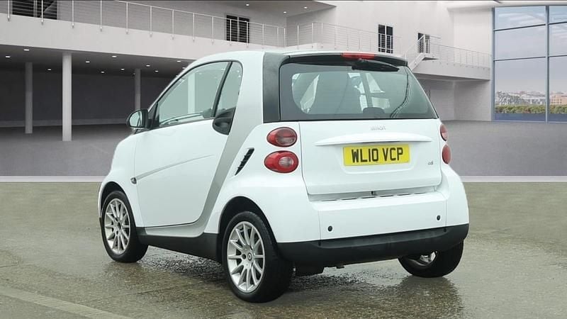 Used Smart ForTwo Coupé Passion 54 HP (39 kW) 2010 White Coupe