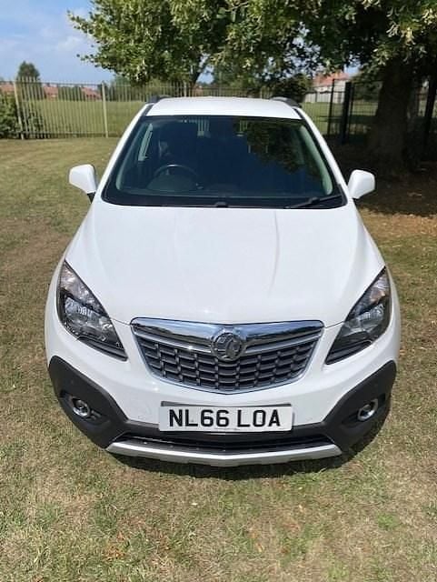 White Used 2016 Vauxhall Mokka SUV | £5,495 (Good price) - Image 1/4