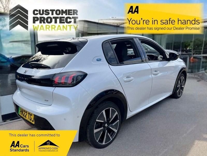 Used Peugeot e-208 Premium 100 kW (136 HP) 2022 White Hatchback