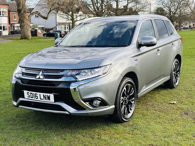 Used Mitsubishi Outlander P-HEV 2016 Grey Estate