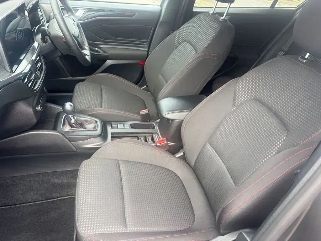 Used Ford Focus ST-Line 2024 Magnetic grey Hatchback