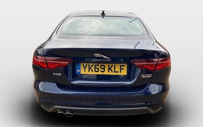 Usado Jaguar XE S 180 HP (132 kW) 2019 Azul Sedan