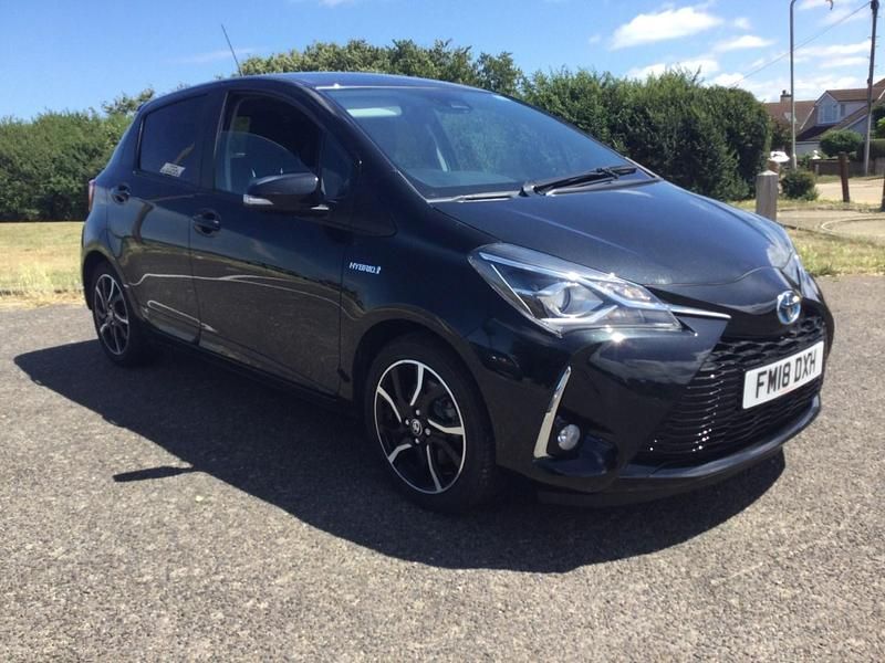 Black Used 2018 Toyota Yaris Hybrid Design Hatchback | £12,995 (Good price) - Image 1/4