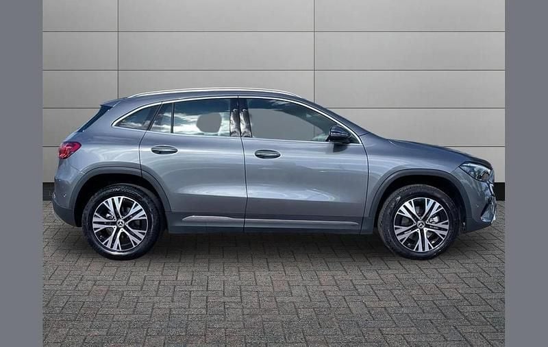 Used Mercedes GLA200 Executive 150 HP (110 kW) 2025 Grey SUV