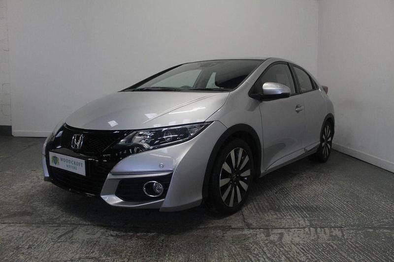 Used Honda Civic SE Plus 142 HP (104 kW) 2015 Silver Hatchback