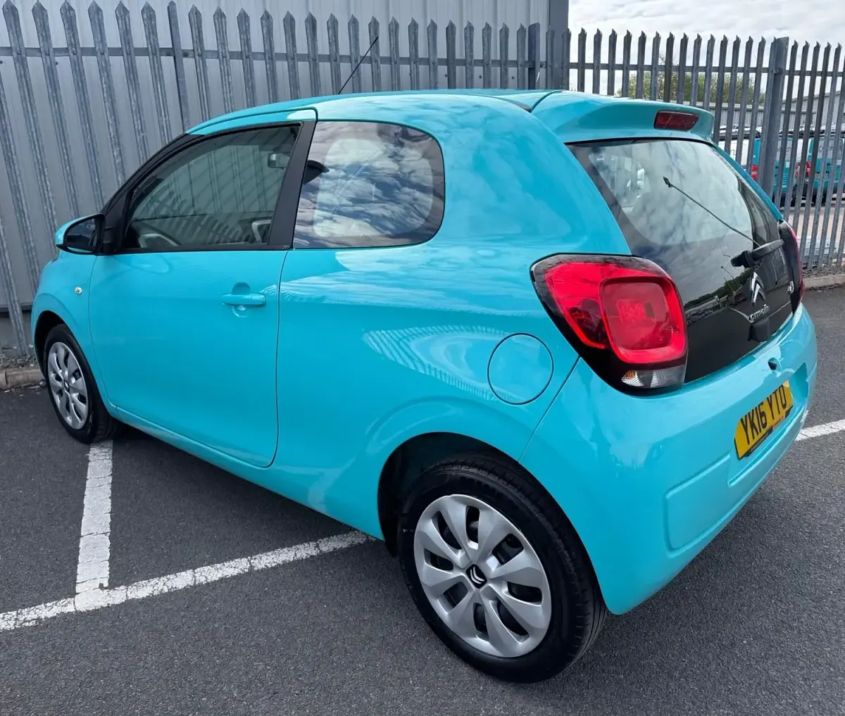 Usado Citroën C1 Feel 2016 Azul Utilitario