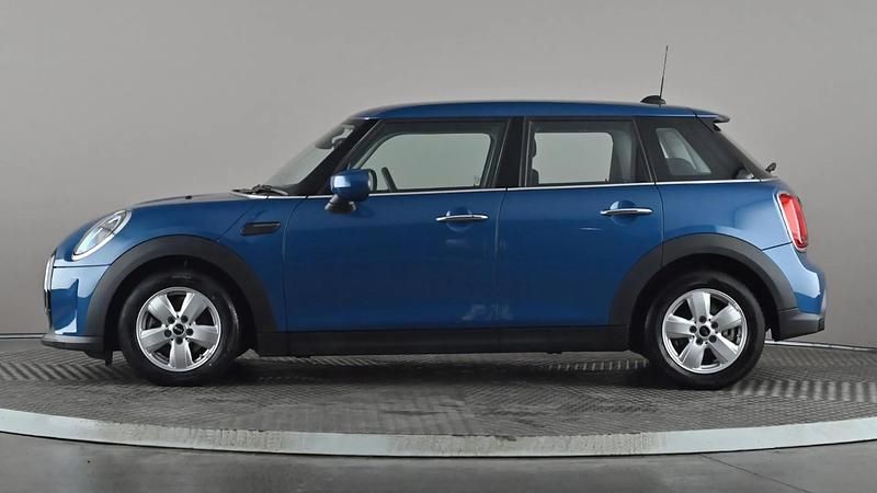 Used Mini Cooper Classic 136 HP (100 kW) 2023 Blue Hatchback