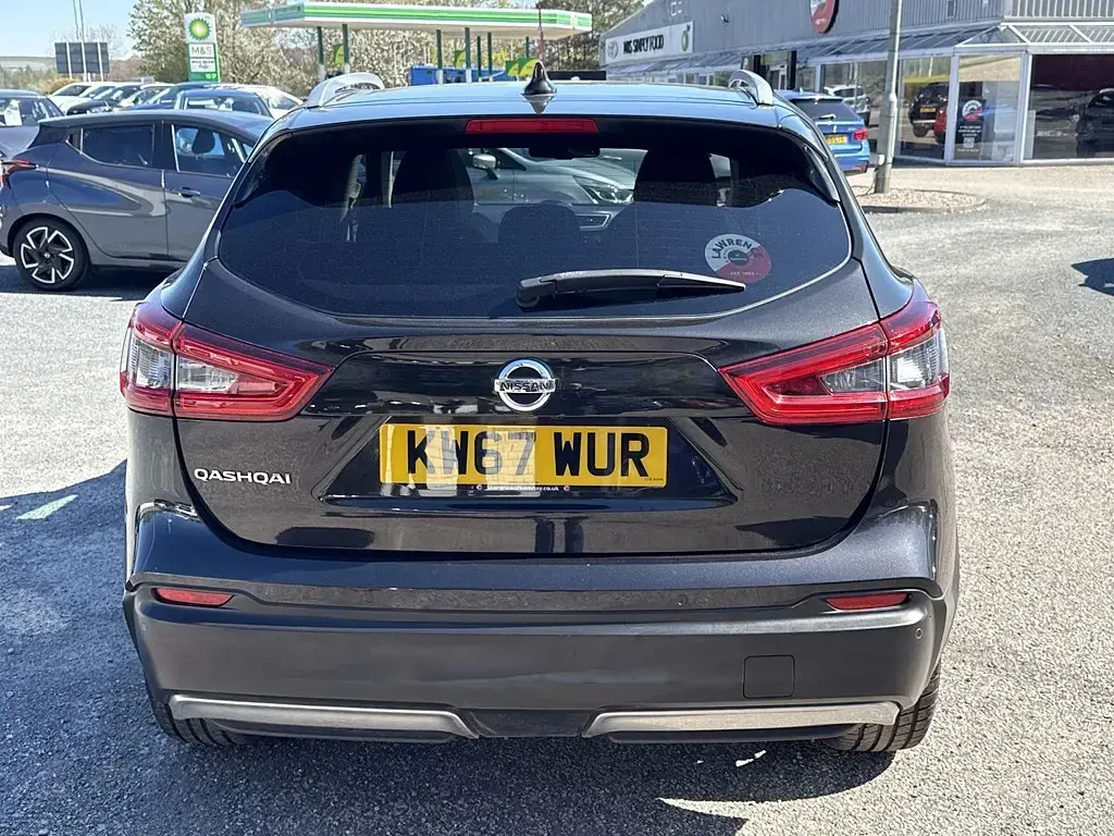Used Nissan Qashqai N-Connecta 2017 Black SUV