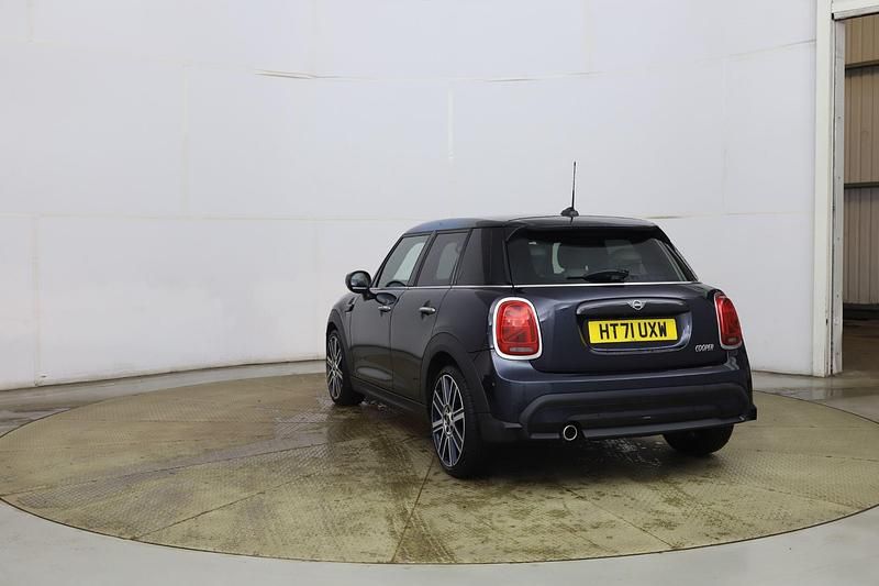 Used Mini Cooper Exclusive 134 HP (98 kW) 2022 Black Hatchback