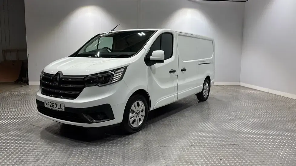 New Renault Trafic 2026 White