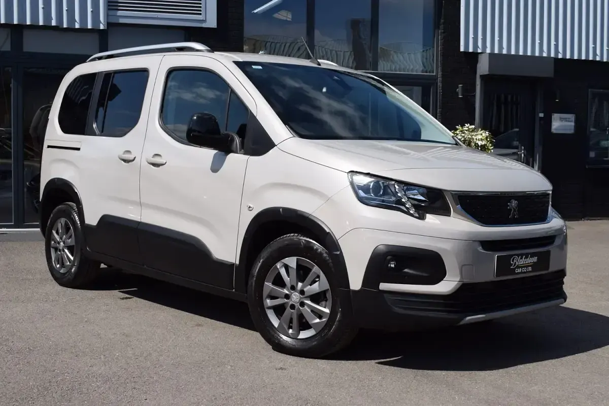 Used Peugeot Rifter Allure 2022 Beige MPV