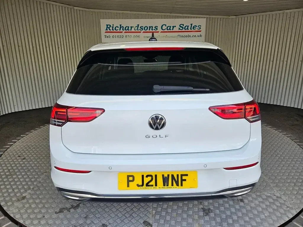 Used VW Golf VII Style 150 HP (110 kW) 2021 White Hatchback