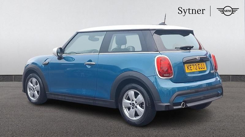 Used Mini Cooper Classic 134 HP (98 kW) 2023 Blue Hatchback