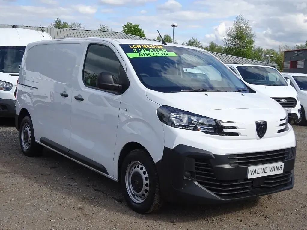 Używany Peugeot Expert 120 KM (88 kW) 2024 Biały Van