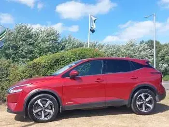 Used Nissan Qashqai N-Connecta 190 HP (139 kW) 2023 Red SUV