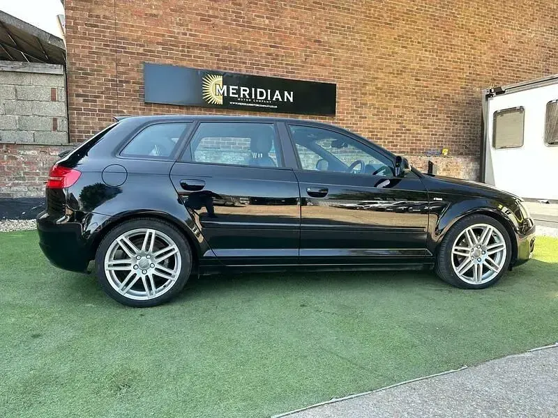 Begagnad Audi A3 S-Line 2010 Svart Halvkombi