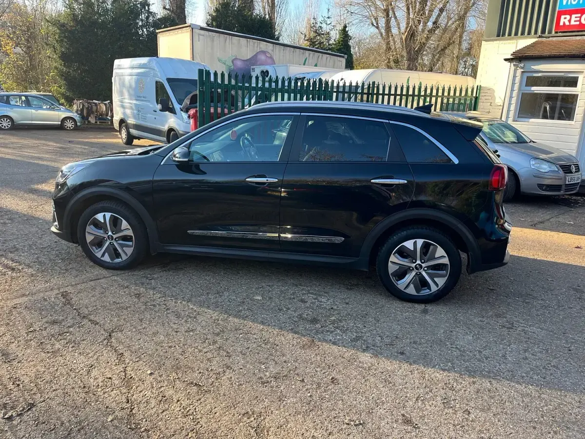 Używany Kia Niro 150 kW (204 KM) 2022 Czarny SUV