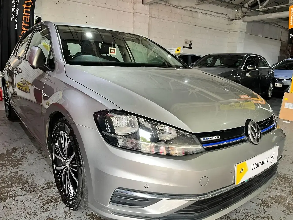 Used VW Golf VII SE 130 HP (95 kW) 2018 Silver Hatchback
