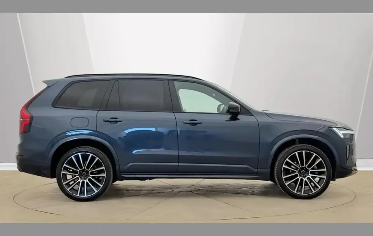 Used Volvo XC90 Ultra 455 HP (334 kW) 2025 Blue SUV