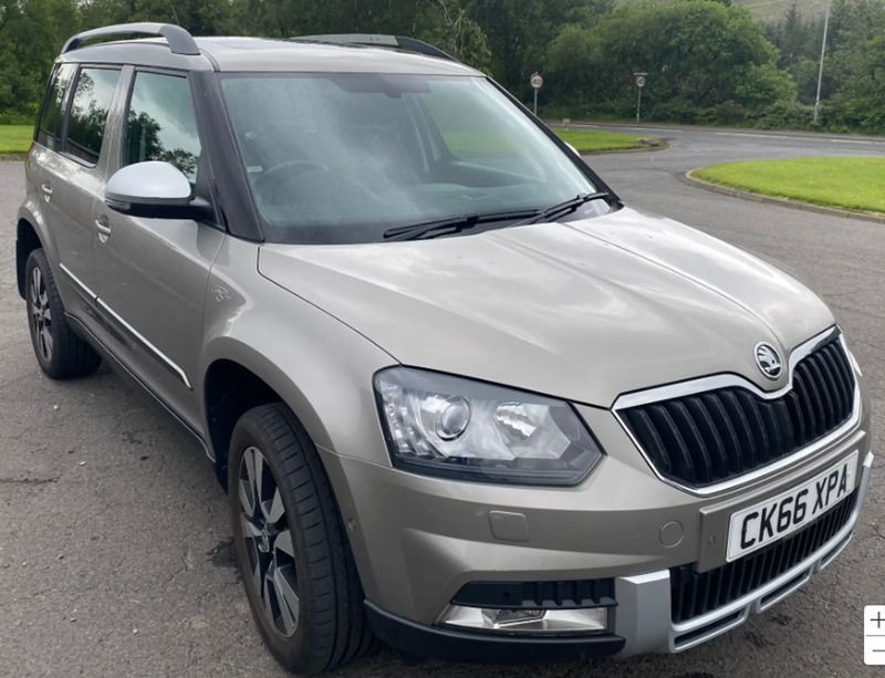 Beige Used 2016 Skoda Yeti Outdoor SUV | £17,799 (Expensive) - Image 1/4