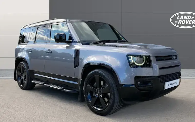 Used Land Rover Defender SE Dynamic 404 HP (297 kW) 2022 SUV