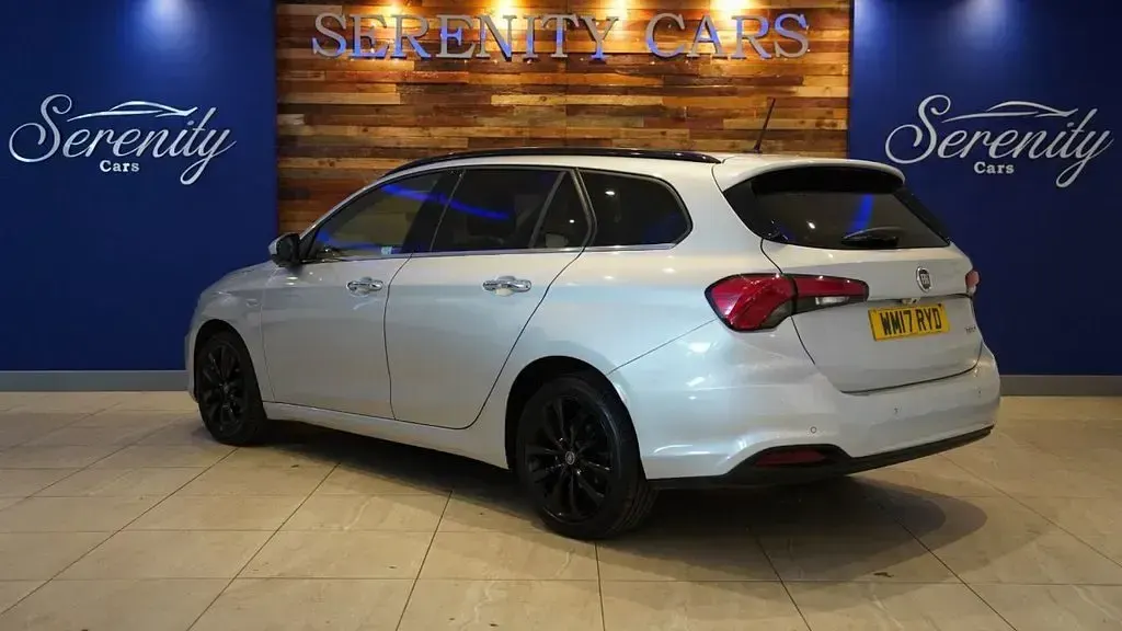 Used Fiat Tipo Lounge 120 HP (88 kW) 2017 Silver Estate