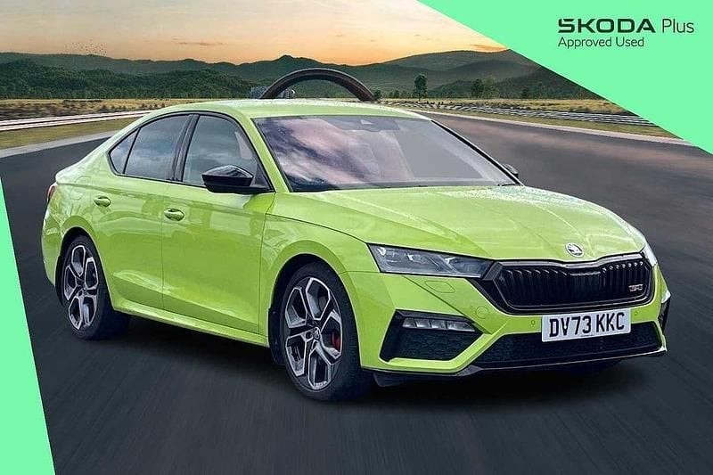 Used Skoda Octavia vRS 180 HP (132 kW) 2023 Hyper green Hatchback