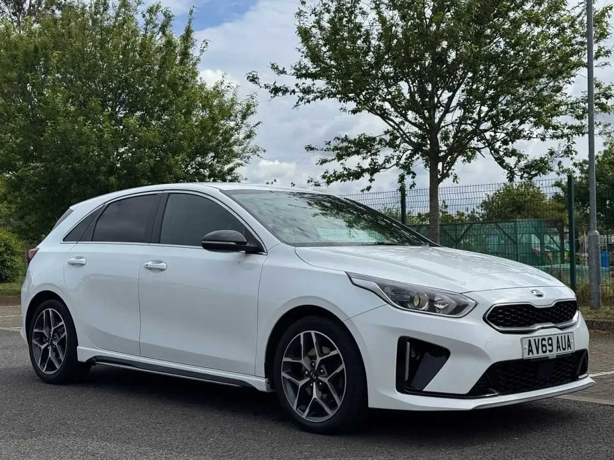 Käytetty Kia Ceed GT-Line 134 HP (98 kW) 2019 Valkoinen Viistoperä