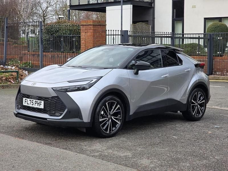 Used Toyota C-HR 2025 Silver SUV