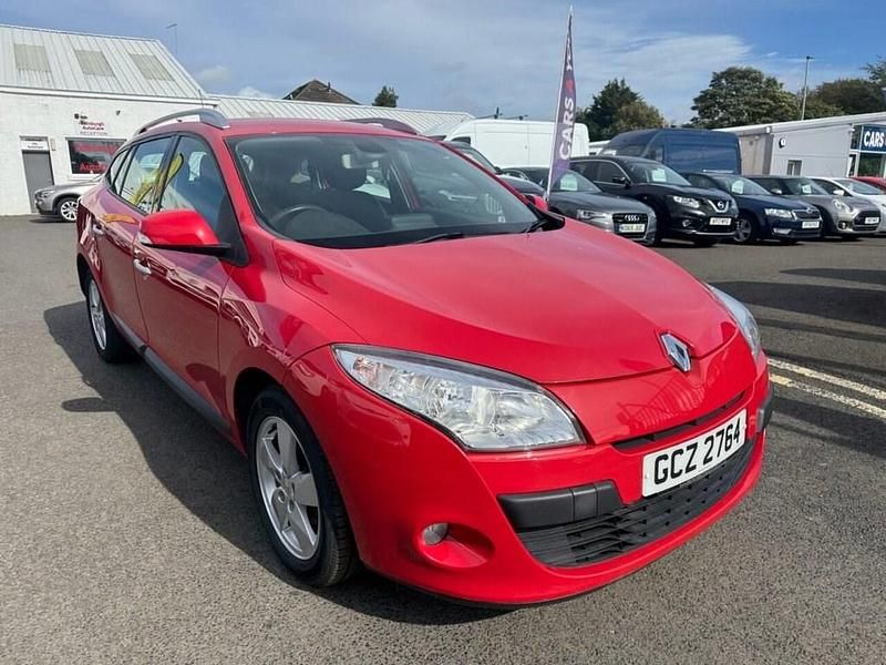 Used Renault Mégane GrandTour Dynamique 110 HP (80 kW) 2011 Red Estate