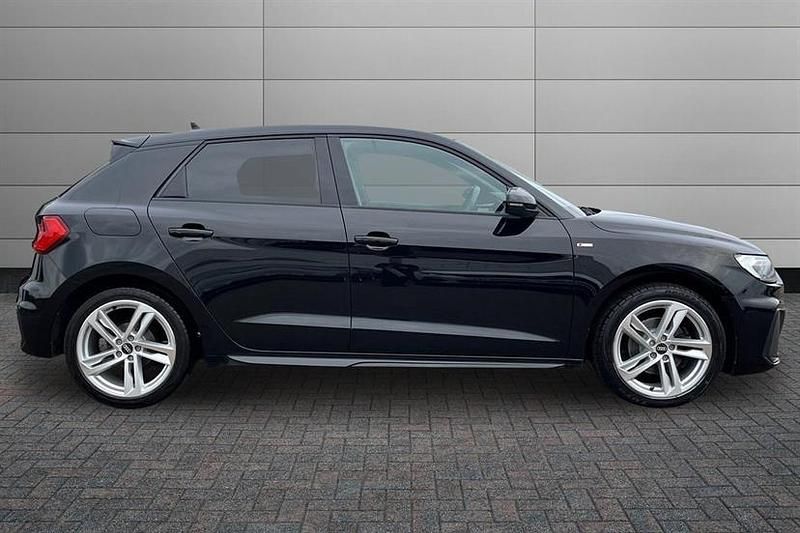 Usado Audi A1 S-Line 150 HP (110 kW) 2022 Preto SUV