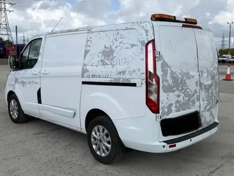Used Ford Transit Custom Limited 130 HP (95 kW) 2020 White Van