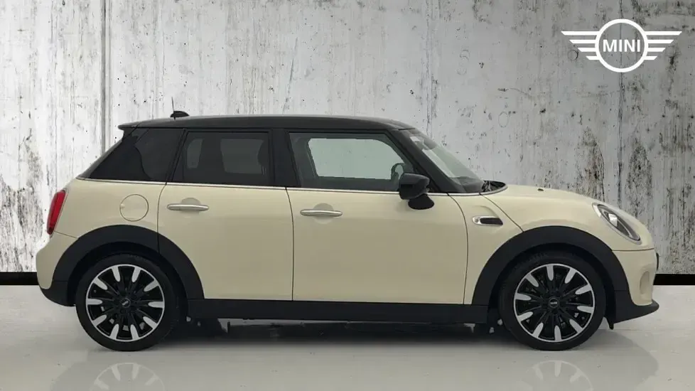 Used Mini Cooper Exclusive 134 HP (98 kW) 2020 White Hatchback