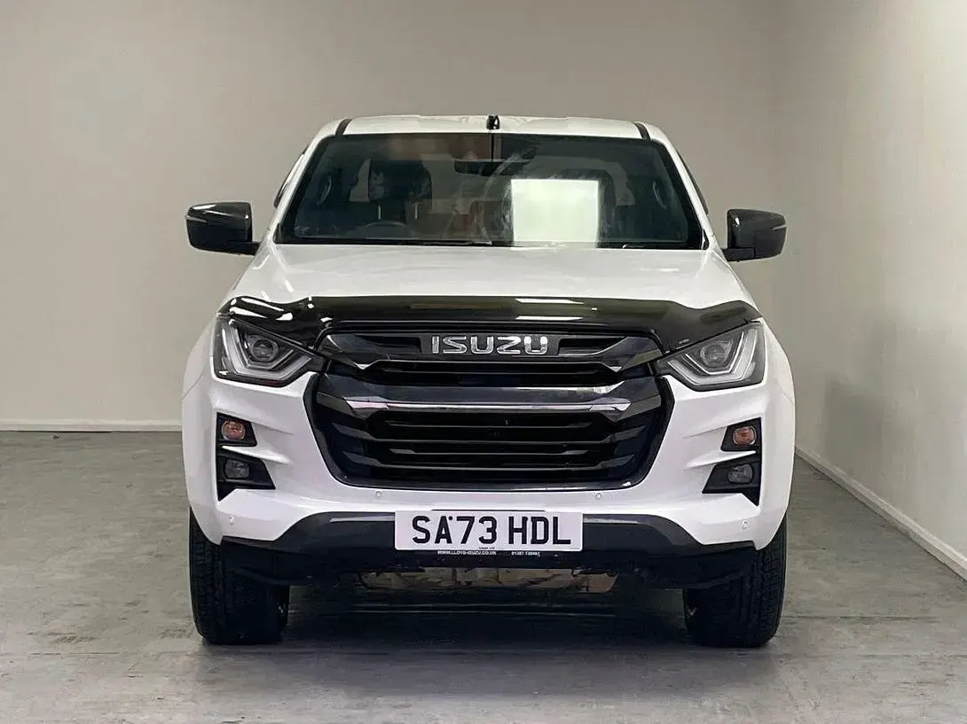 Second-hand Isuzu D-Max 163 CP (119 kW) 2023 Alb Pickup