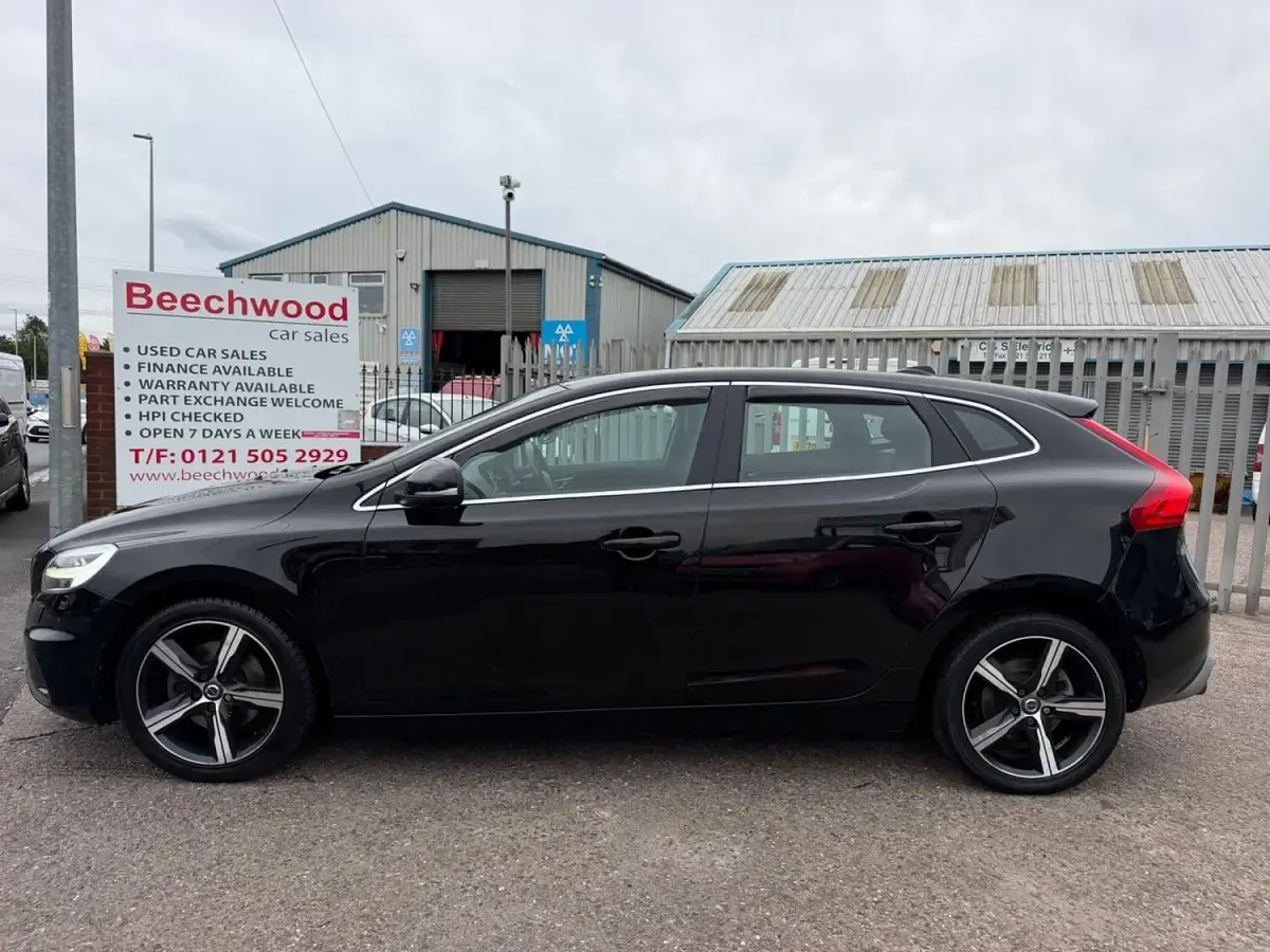 Used Volvo V40 R-Design 2017 Black Hatchback