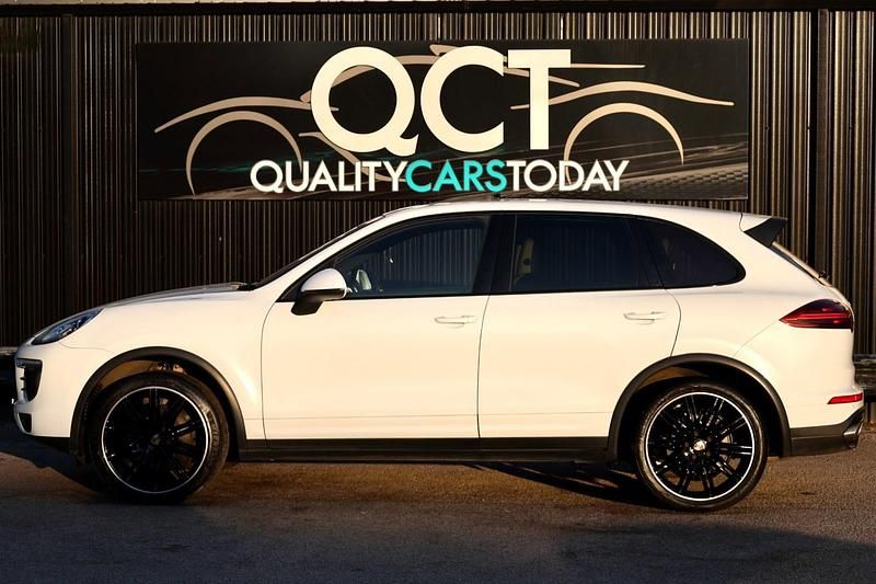 Used Porsche Cayenne 262 HP (192 kW) 2014 White SUV