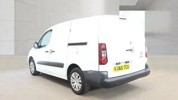 Used Citroën Berlingo 90 HP (66 kW) 2015 White MPV