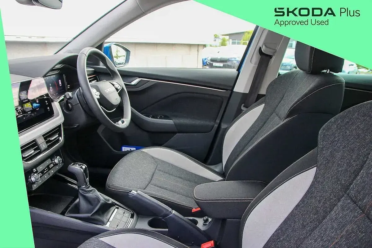 Used Skoda Kamiq SE L 115 HP (84 kW) 2025 Race blue metallic SUV