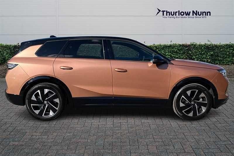 Used Vauxhall Grandland 156 kW (213 HP) 2024 Impact copper SUV
