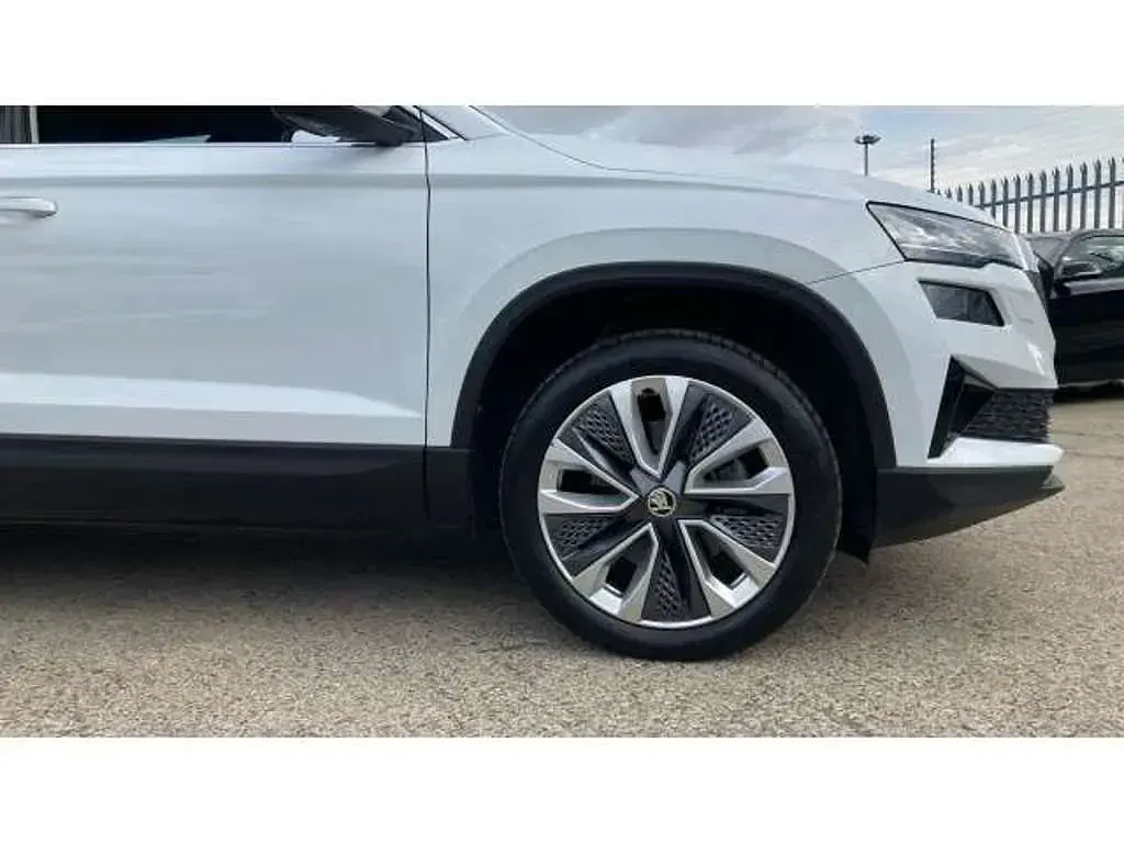 Used Skoda Karoq SE L 150 HP (110 kW) 2024 White SUV
