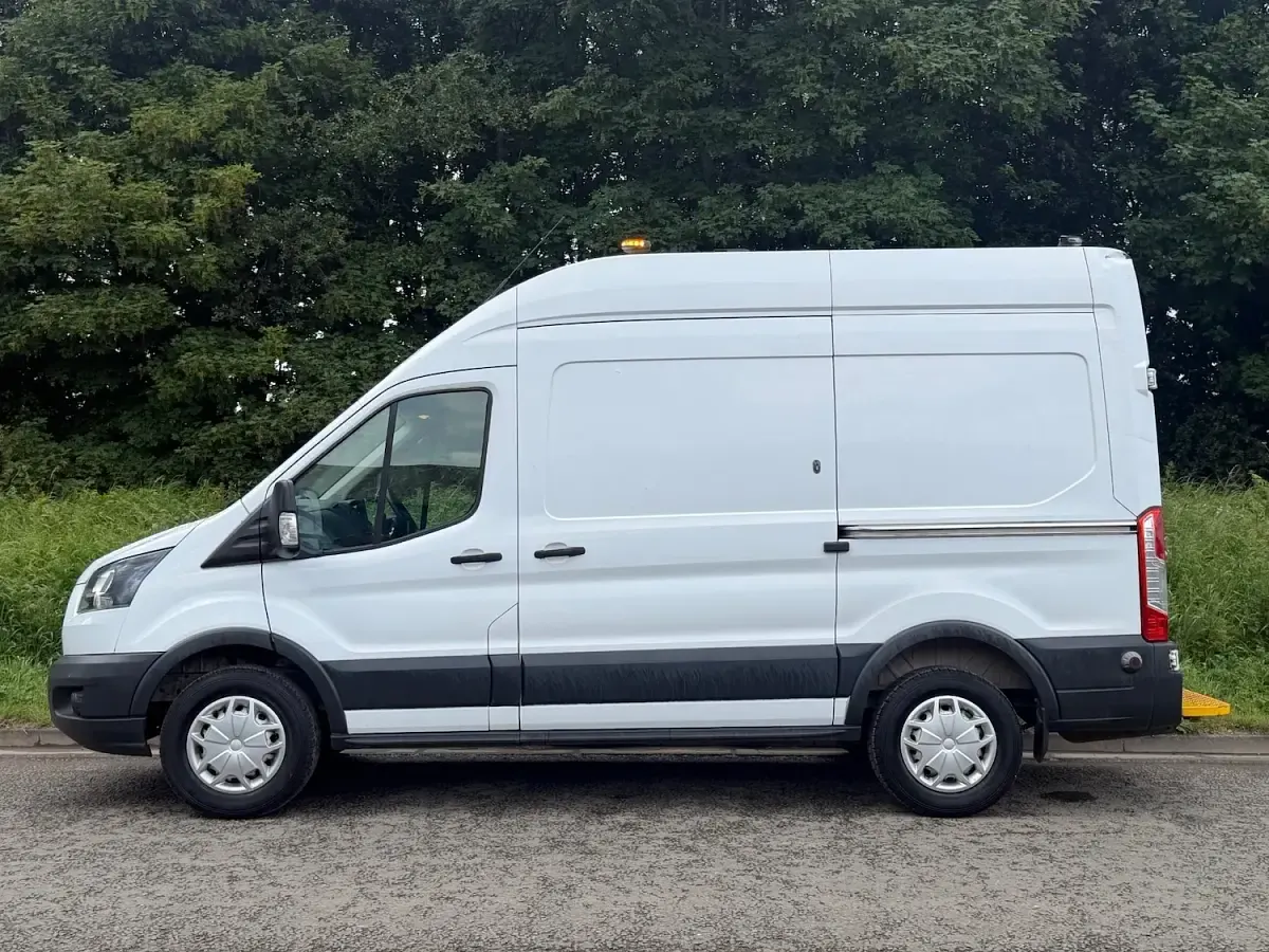 Used Ford Transit 130 HP (95 kW) 2018 White Van