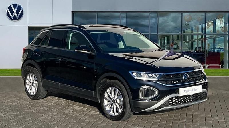 Deep black pearl Used 2025 VW T-Roc Match SUV | £21,792 (Fair price) - Image 1/4